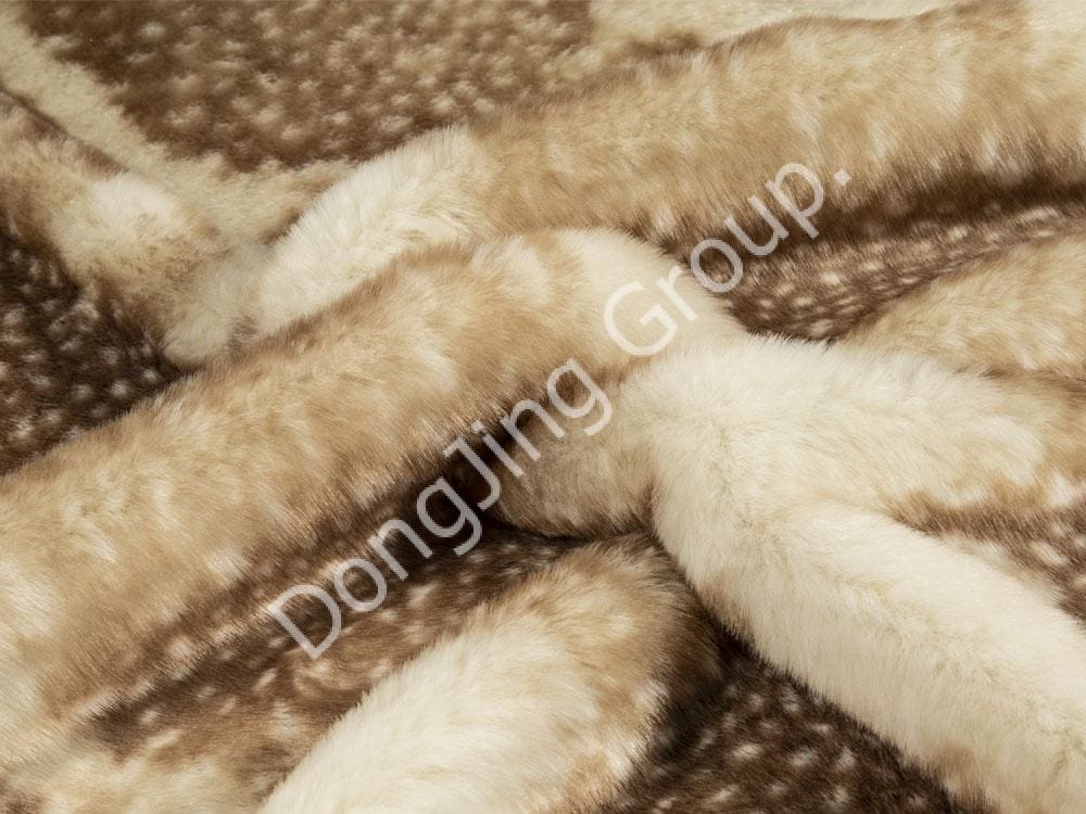 9HG0149-Off-white hjorttryck faux fur fabric