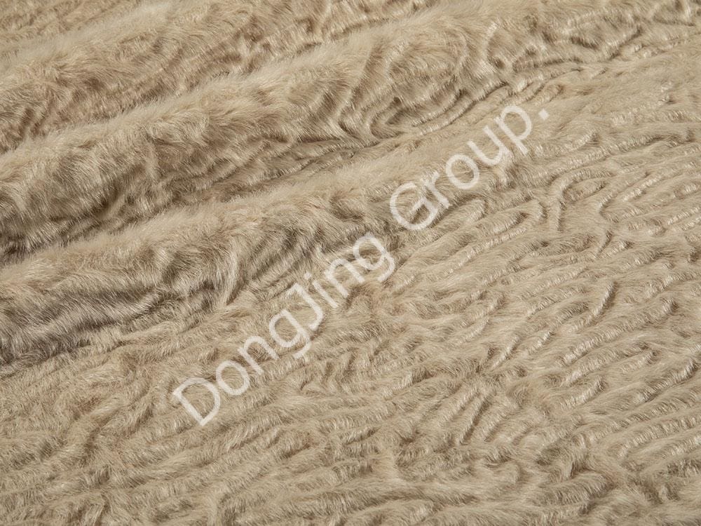 9P2352-Beige tvättad och borstad kaninpäls faux fur fabric